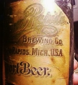 C.G. CO. Bottle Grand Rapids Mich Label (3).jpg